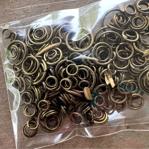 Over 10 Bundles of Assorted Jewelry Making Supplies - Picture 14 of 15